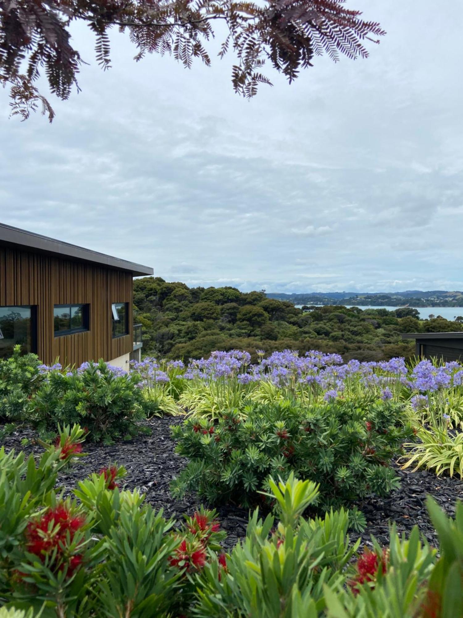 La Bodega Waiheke Island Hotel Surfdale Exterior photo