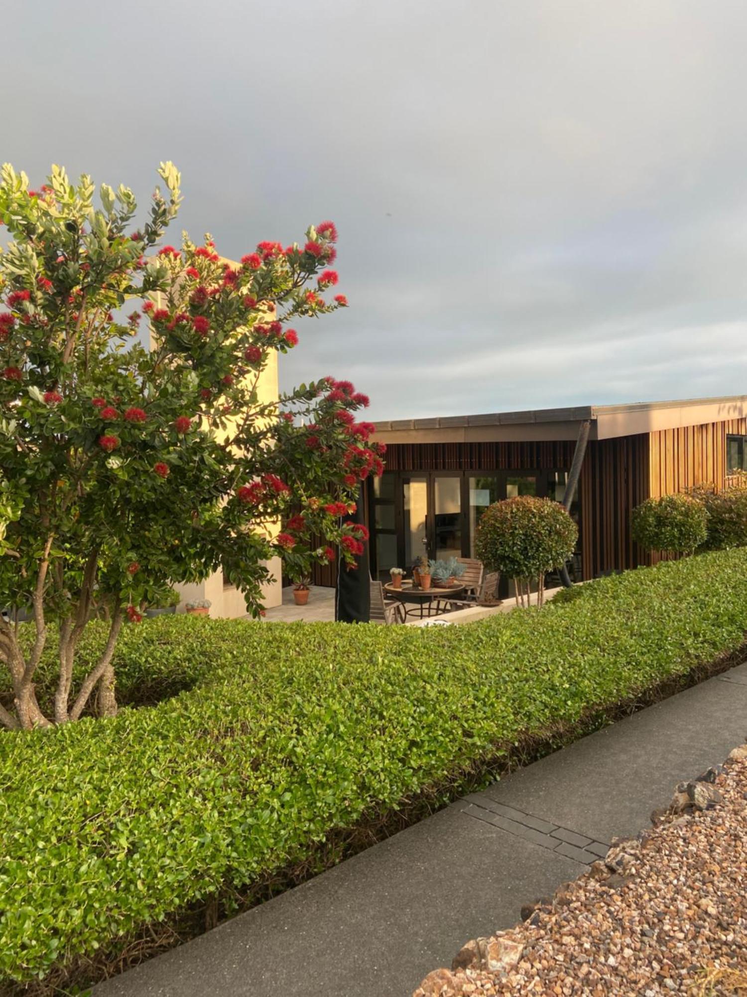 La Bodega Waiheke Island Hotel Surfdale Exterior photo