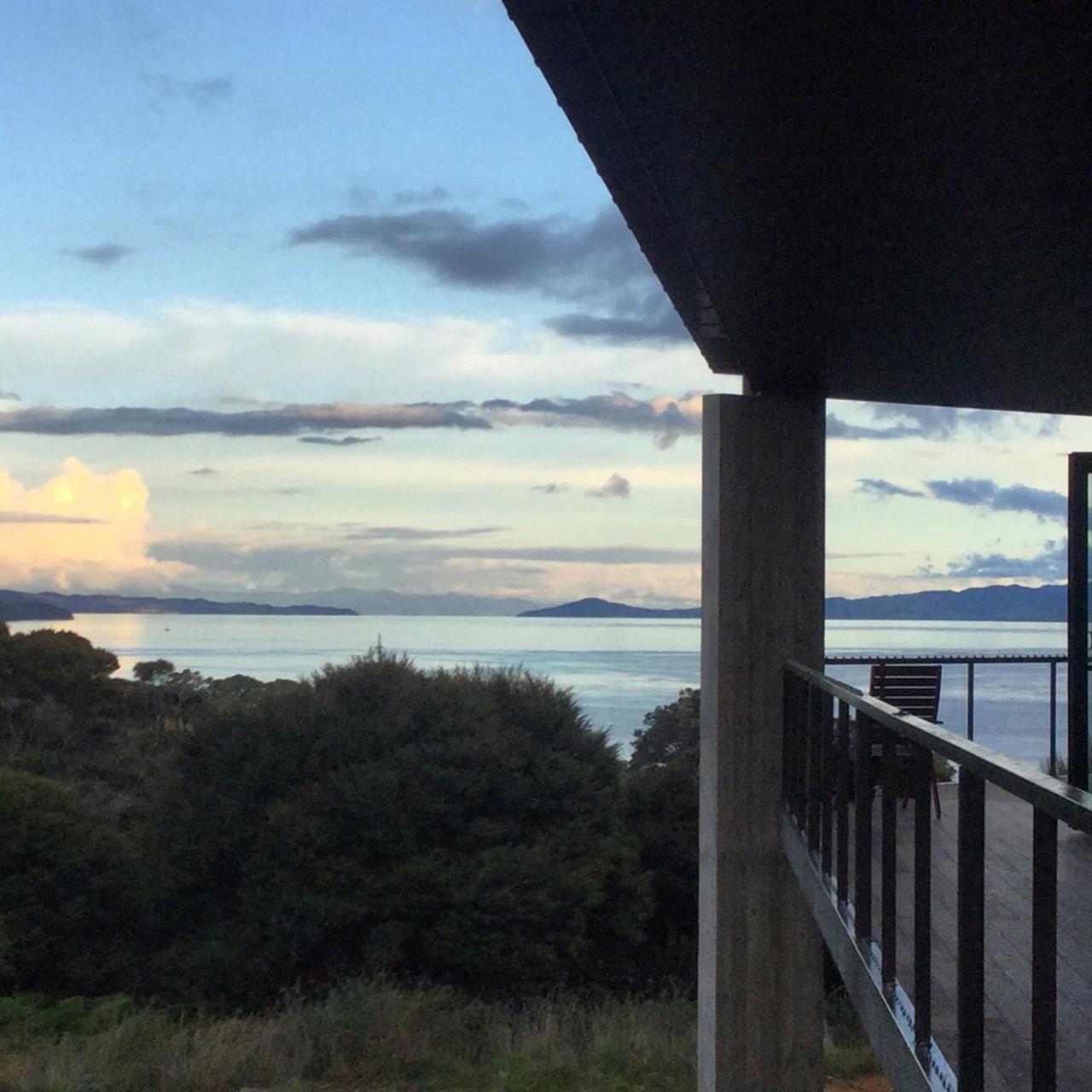 La Bodega Waiheke Island Hotel Surfdale Exterior photo